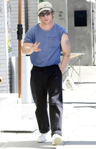 Jeremy Allen White is pictured heading out for lunch in Los Angeles Jeremy Allen WhiteCredit: TheImageDirect.com