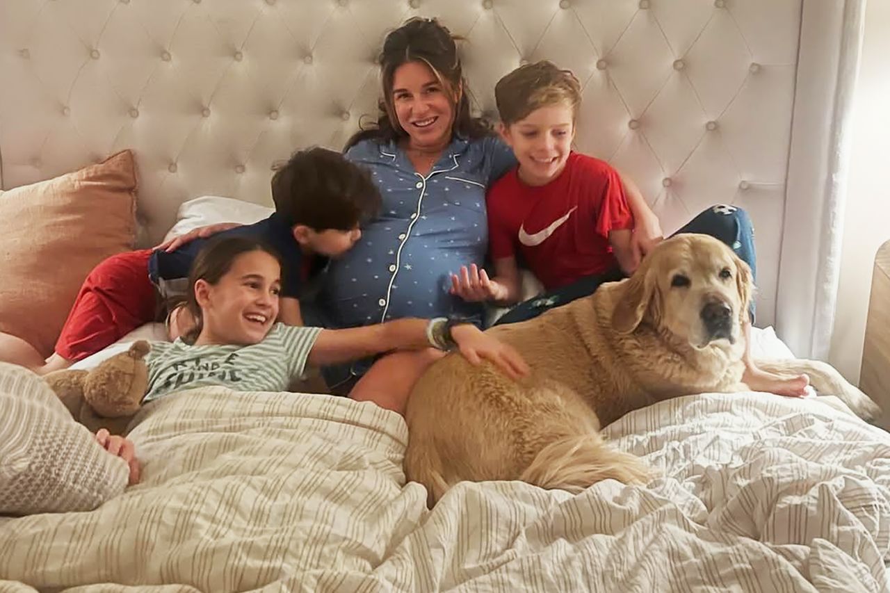 Jessie James Decker mourns death of dog Jessie James Decker with her children Forrest, 7, Eric Jr., 10, and Vivianne, 11, and their dog, JakeyCredit: Jessie James Decker/Instagram
