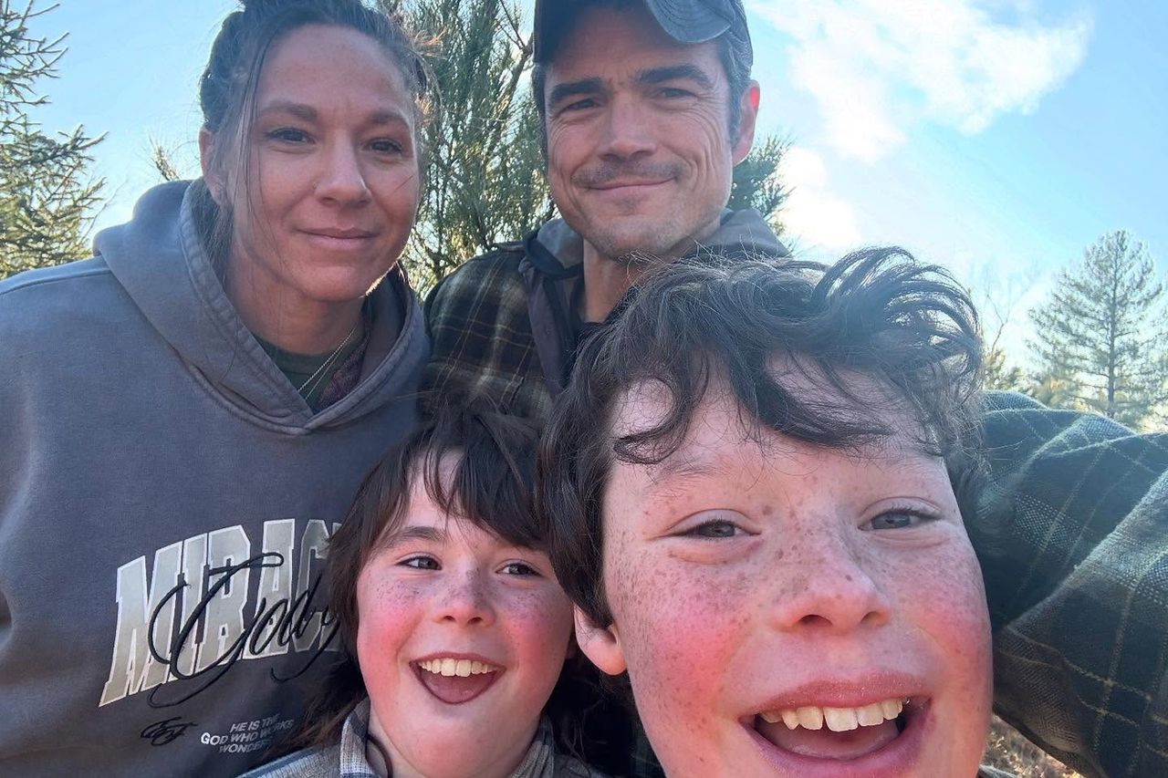 Joe Kent with his 2 sons and Heather Kaiser in December 2025.Credit: Joe Kent/Instagram