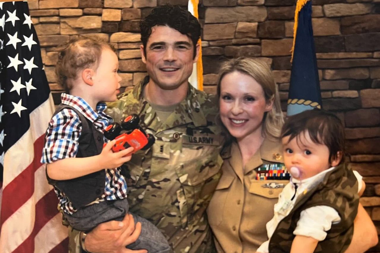 Joe Kent and his late wife Shannon with their two kids.Credit: Joe Kent/Instagram