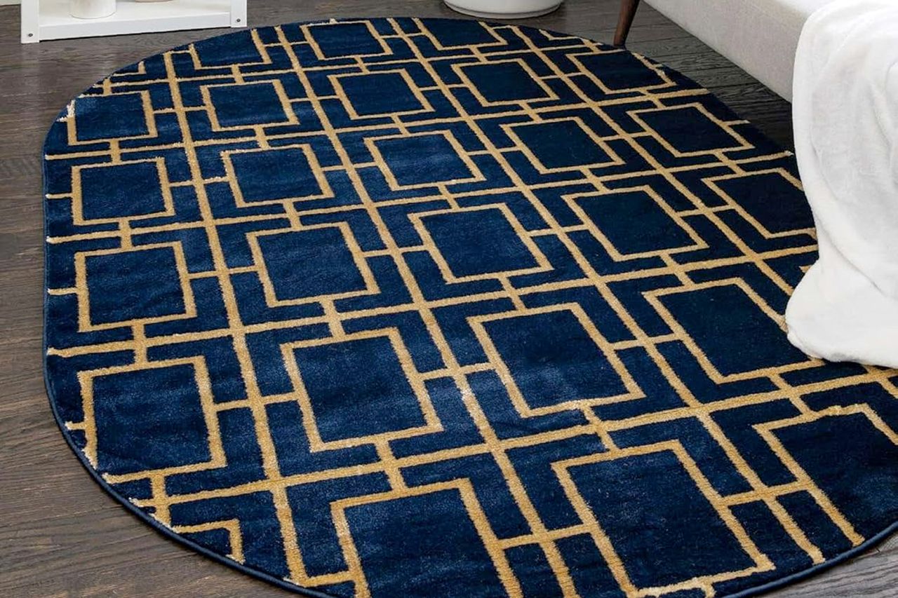 Marilyn Monroe Glam Collection Area Rug Credit: Amazon