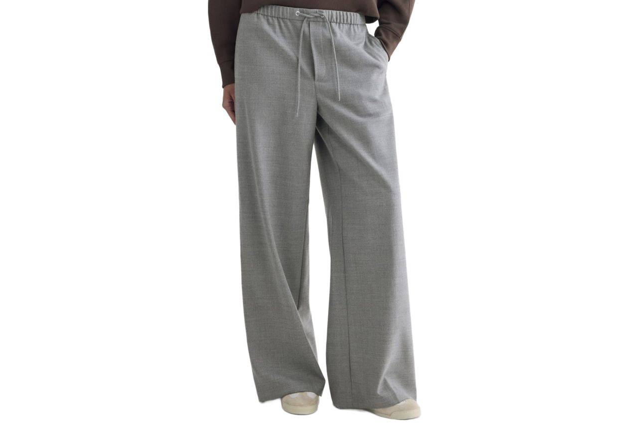 The Pull-On Trouser in Tailor Twill | Heather Graphite Credit: Everlane