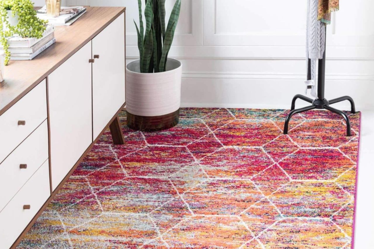 Unique Loom Trellis Frieze Collection Area Rug - Geometric (5' x 8', Multi/ Ivory) Credit: Amazon