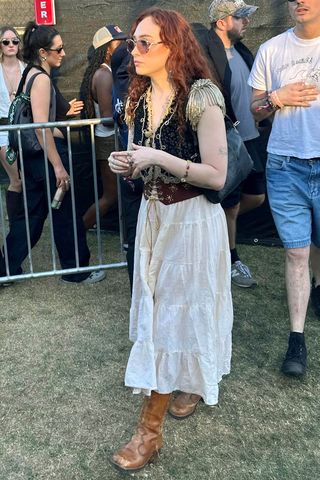 Pop star Chappell Roan is spotted enjoying day 2 of weekend 1 at the 2026 Coachella Valley Music and Arts Festival in Indio, California. Chappell Roan.Credit: Roger / BACKGRID