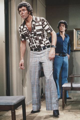 American actors Robert Reed (1932 - 1992, left) as Mike Brady, and Barry Williams as Greg Brady in the US TV sitcom 'The Brady Bunch', circa 1974 Robert Reed (left) and Barry Williams (right) in 'The Brady Bunch.'Credit: Archive Photos/Getty