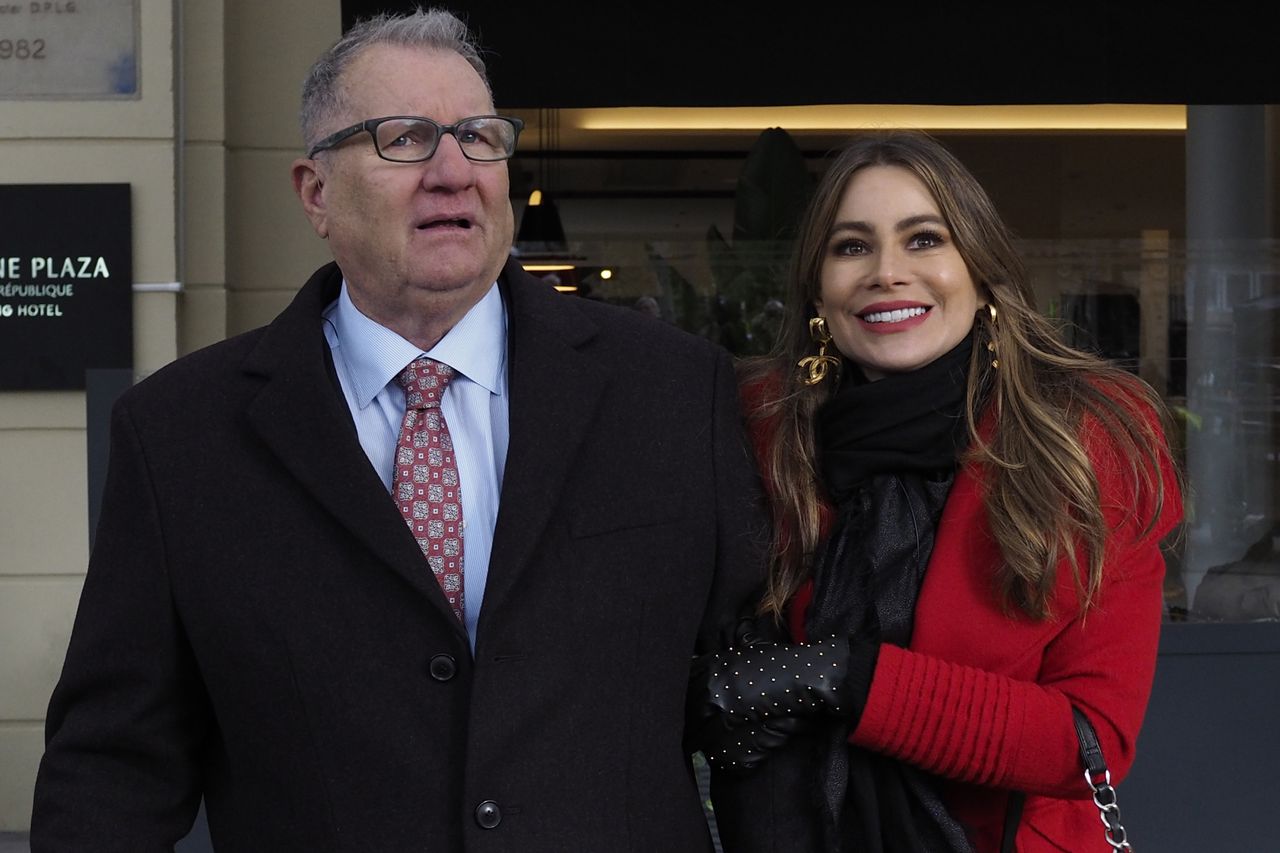 ED O'NEILL, SOFIA VERGARA in Modern Family Ed O'Neill and Sofía Vergara in 'Modern Family'Credit: Bruno Calvo/ABC via Getty