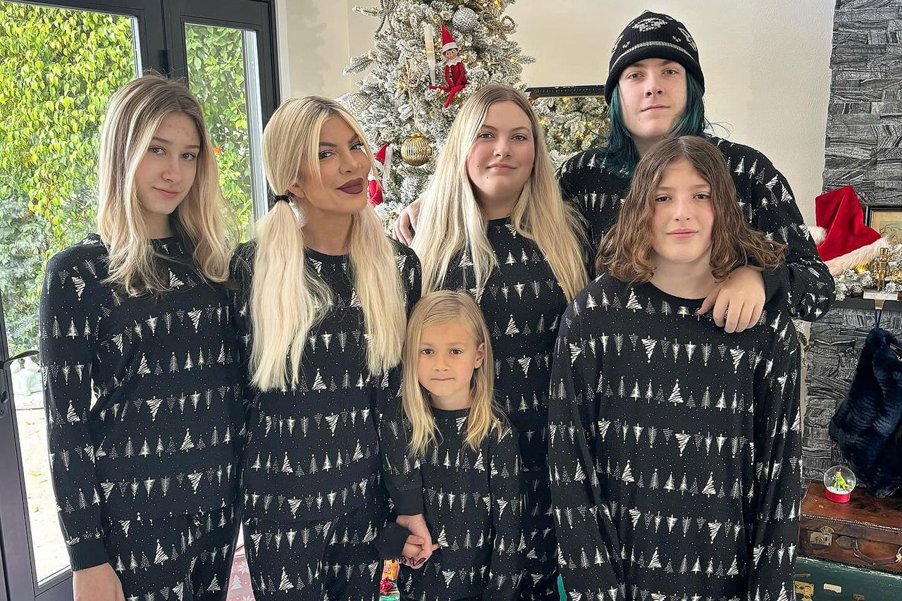 Tori Spelling with her five kids Liam, Stella, Hattie, Finn and Beau on Christmas 2024.Credit: torispelling/Instagram