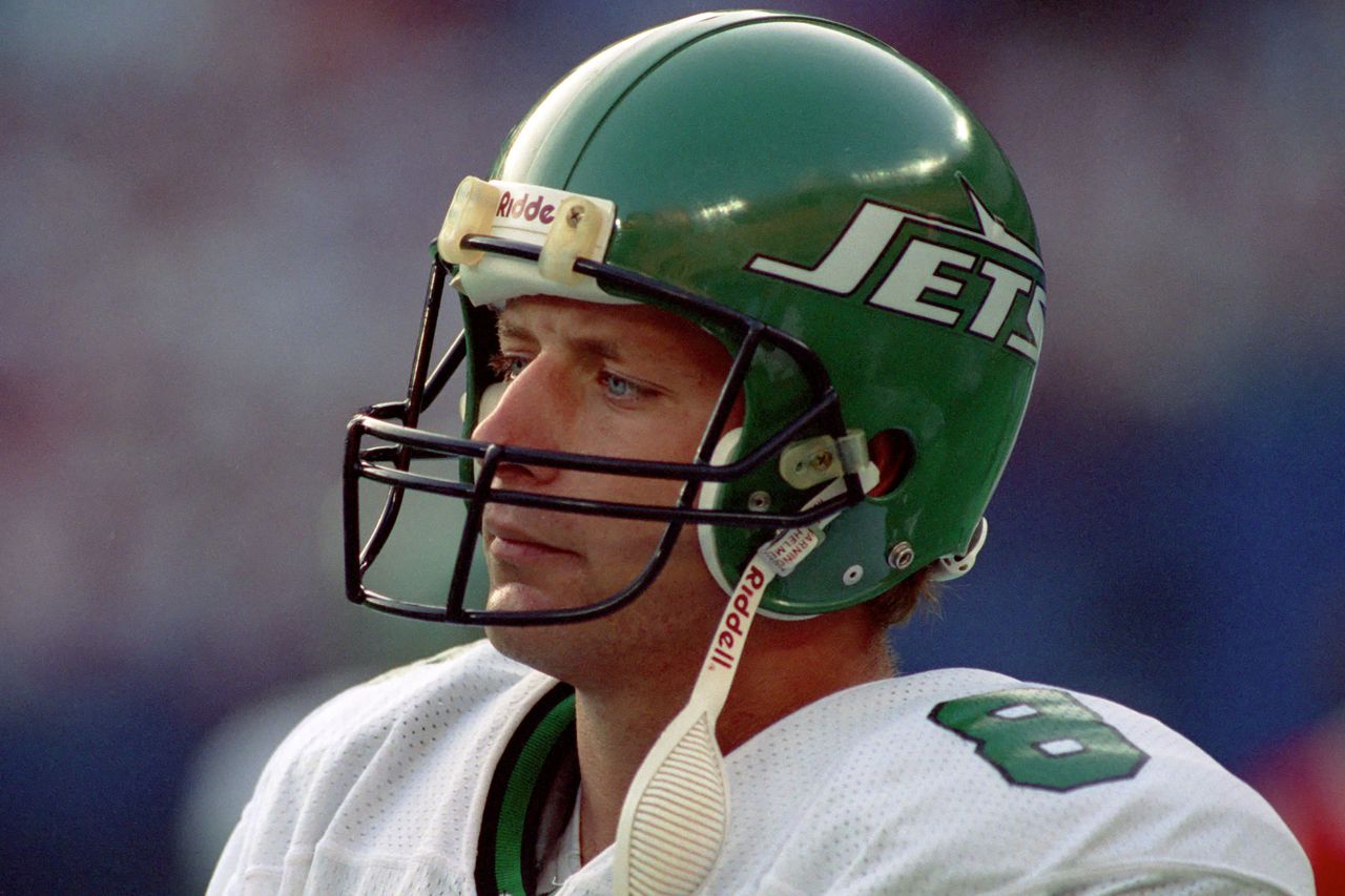 Quarterback Browning Nagle #8 of the New York Jets on the sideline during a preseason game against the Pittsburgh Steelers at Three Rivers Stadium on August 7, 1993 Nagle during a preseason game against the Pittsburgh Steelers in 1993.Credit: George Gojkovich/Getty