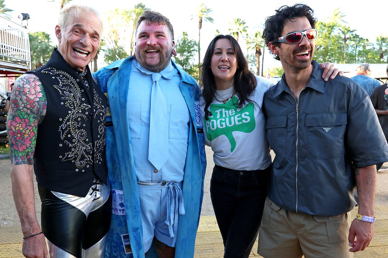 David Lee Roth, Teddy Swims, Vanessa Carlton and Joe Jonas pose backstage at the Coachella Stage during the 2026 Coachella Valley Music and Arts Festival (From left to right): David Lee Roth, Teddy Swims, Vanessa Carlton and Joe Jonas.Credit: Kevin Mazur/Getty