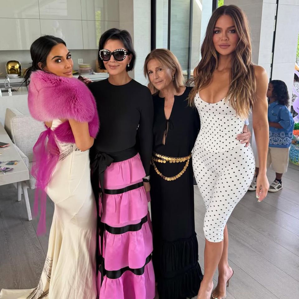 Kim Kardashian; Kris Jenner; Cici Bussey and Khloé KardashianCredit: Khloe Kardashian/Instagram