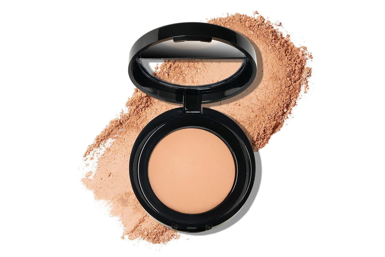 LAURA GELLER NEW YORK Baked Blurring + Setting Powder Credit: Amazon