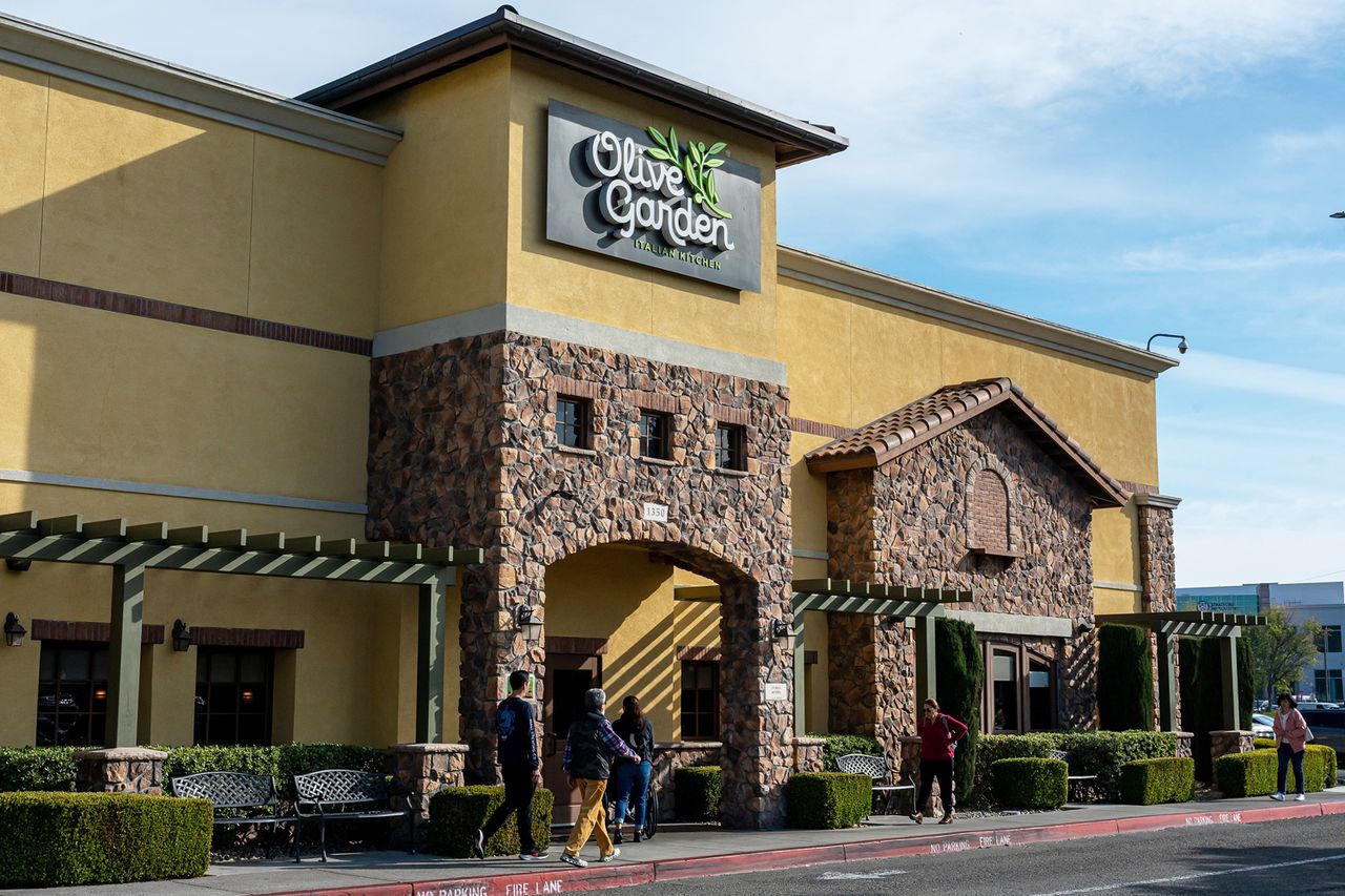 Olive GardenCredit: David Paul Morris/Bloomberg via Getty