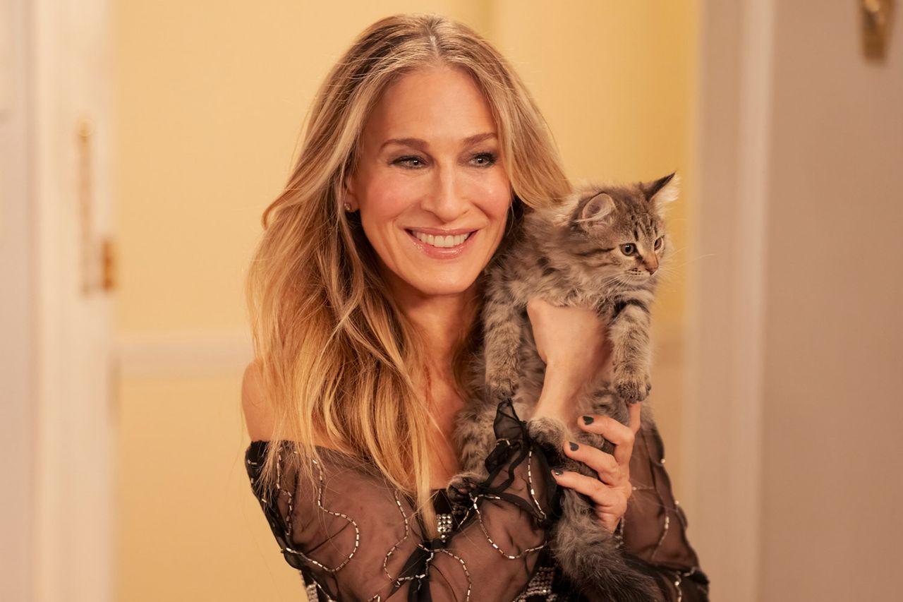 Sarah Jessica Parker MAX And Just Like That... Season 2 - Episode 11 Sarah Jessica Parker as Carrie Bradshaw and cat Shoe, a.k.a. Lotus, on 'And Just Like That...'Credit: Craig Blankenhorn/Max