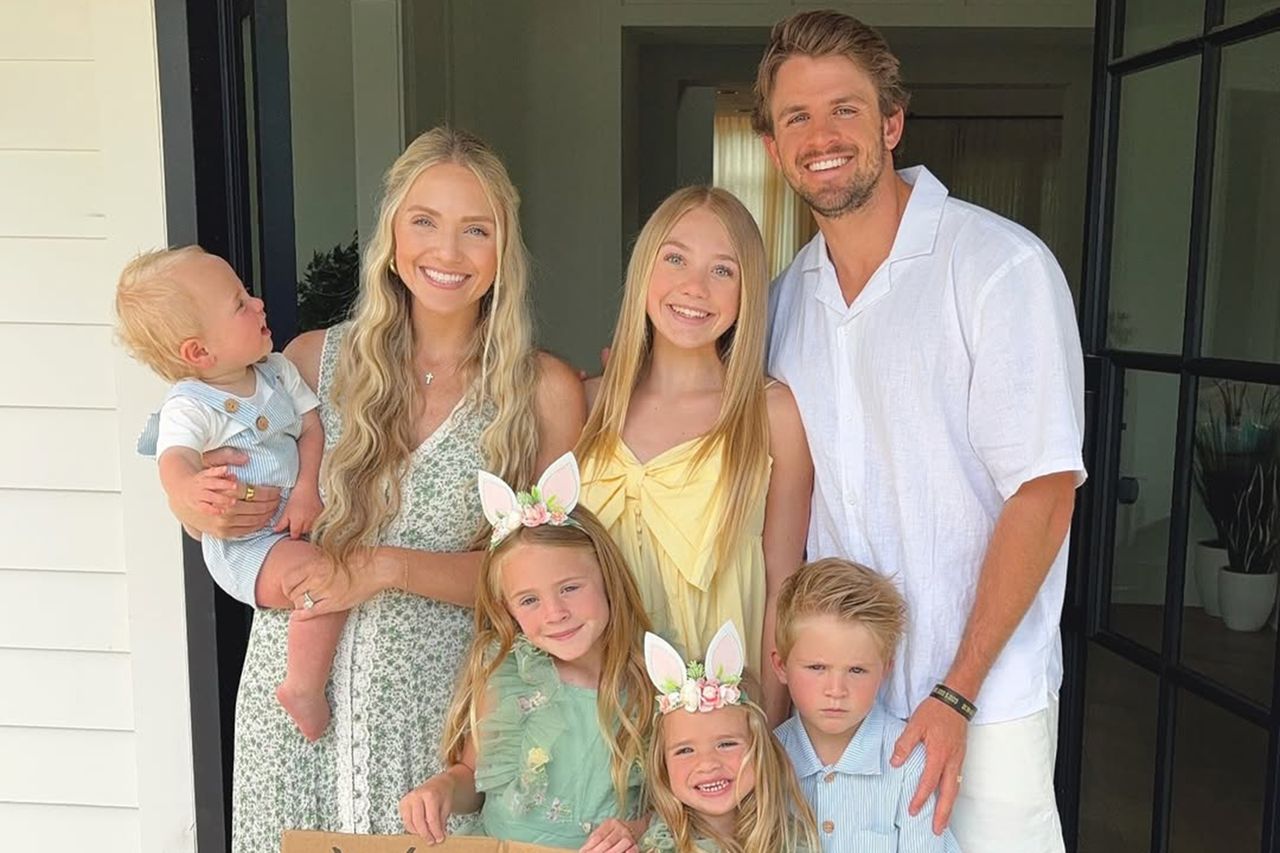 Cole and Savannah LaBrant with their kids.Credit: Savannah LaBrant/Instagram