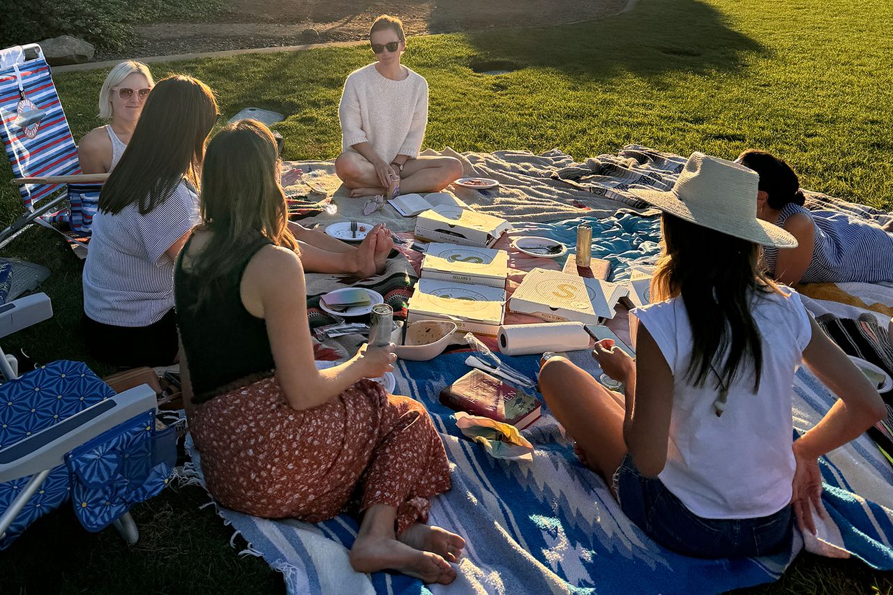 Ashlee hanging out with friends (and some good snacks)Credit: Ashlee Gadd