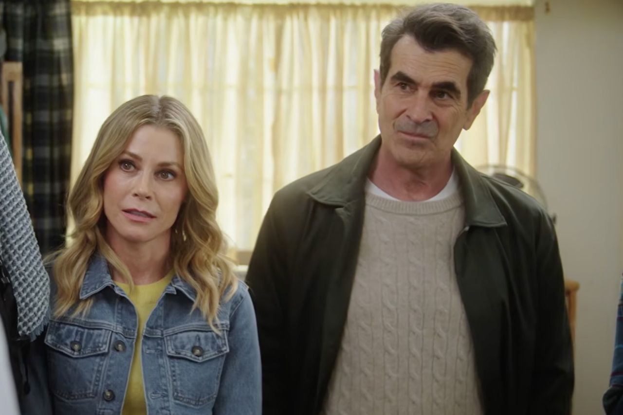 Julie Bowen and Ty Burrell in 'The Mening-Itinerary,' a short video about meningitis awareness.Credit: GSK