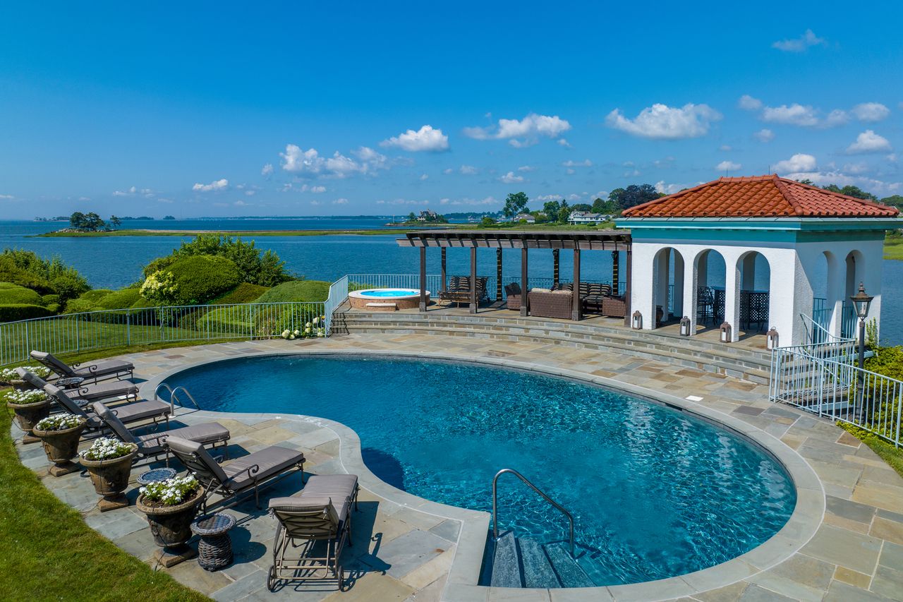 Kathie Lee Gifford's waterfront home in ConnecticutCredit: Modern Media LLC