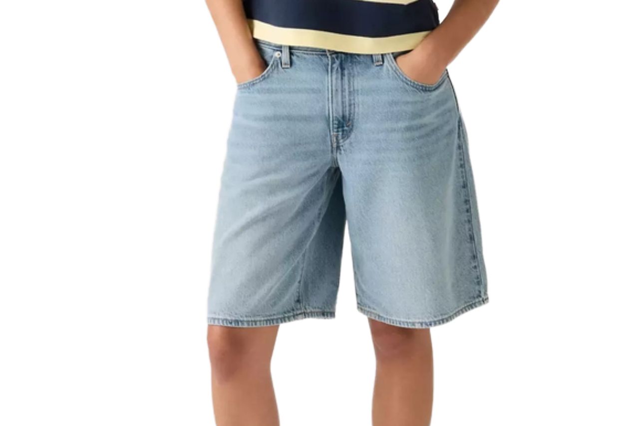 Baggy Dad Lightweight Jorts - Medium Wash | Levi's® US Credit: Levi