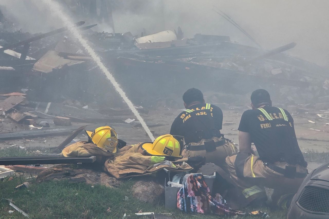 People killed in gas explosion at Dallas apartment building Fire crews respond to gas explosion at Dallas apartment buildingCredit: Dallas Fire Rescue/X