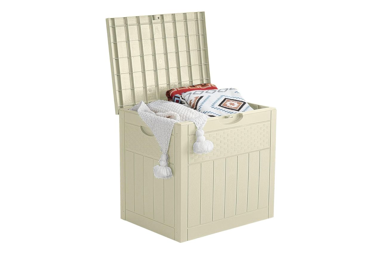 Amazon EHHLY 33 Gallon Deck Box Credit: Amazon