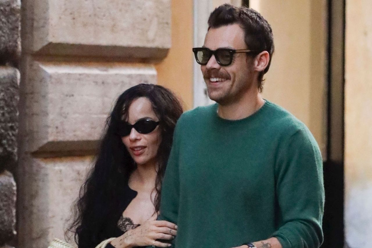 Zoe Kravitz and Harry StylesCredit: COBRA TEAM / BACKGRID
