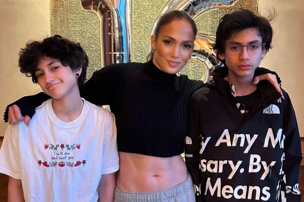 Jennifer Lopez with her twins Emme and MaxCredit: Jennifer Lopez/Instagram