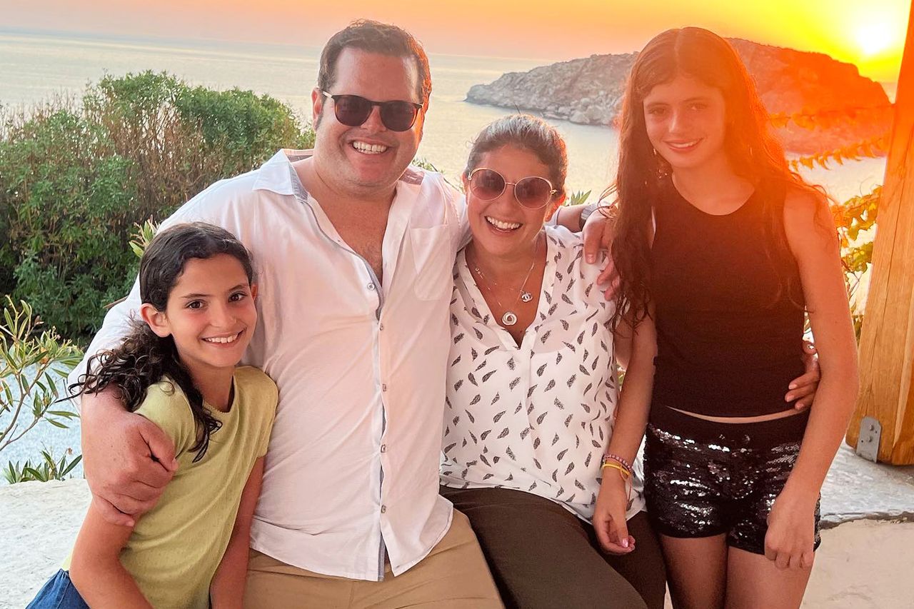Josh Gad and wife Ida Darvish and their two daughters, Ava and Isabella in August 2023.Credit: Josh Gad/ Instagram