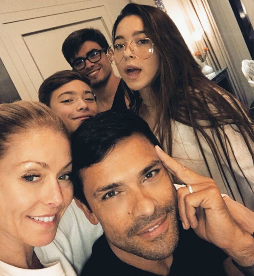 Kelly Ripa and Mark Consuelos with their kidsCredit: Kelly Ripa/Instagram