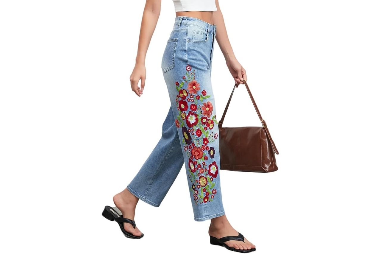 Straight Leg Cropped Jeans for Women Trendy Mid Rise Floral Print Boho Casual Denim Ankle Pants Credit: Amazon