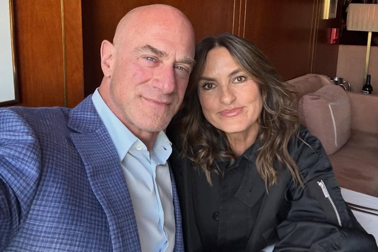 Christopher Meloni and Mariska HargitayCredit: Christopher Meloni/Instagram