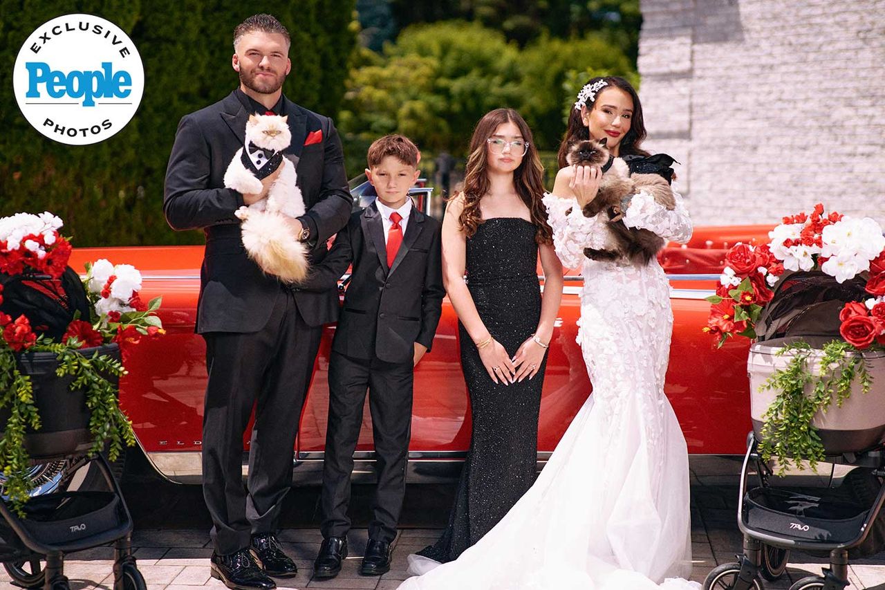 Jenni 'JWoww' Farley, Zack Carpinello, Farley's children and catsCredit: Anthony Serrantonio