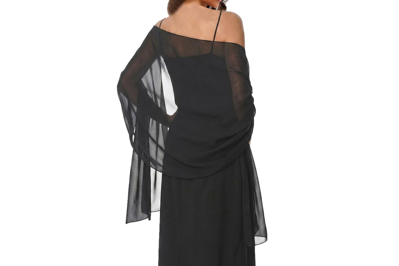 Amazon Baoqiya Women's Shawl Credit: Amazon