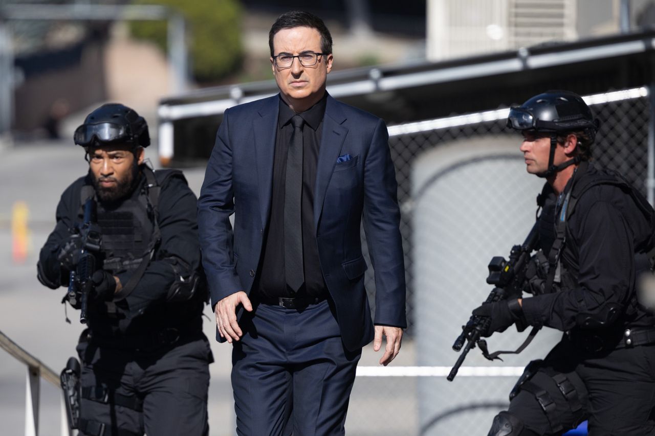 John Oliver guest starring on General HospitalCredit: Christine Bartolucci/Disney/ABC
