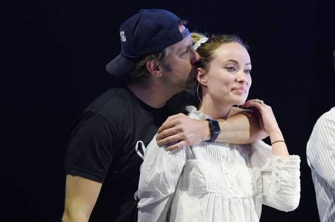 Olivia Wilde & Jason Sudeikis Share a Sweet Moment