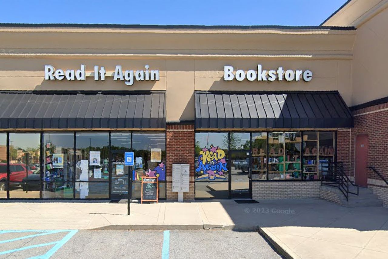 Read It Again Bookstore in Suwanee, Georgia Read It Again Bookstore in GeorgiaCredit: Google Maps