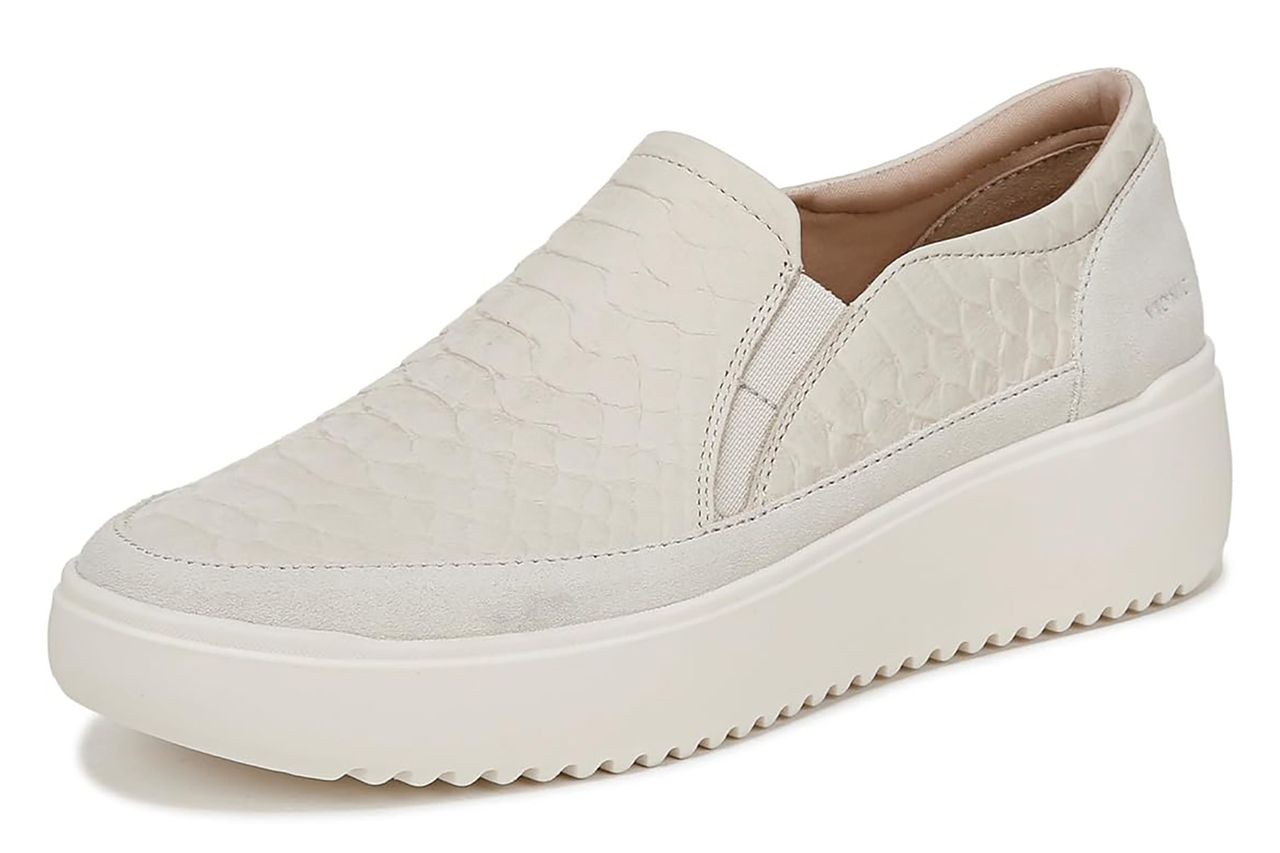 Vionic Women's Kearny Sneaker Credit: Amazon