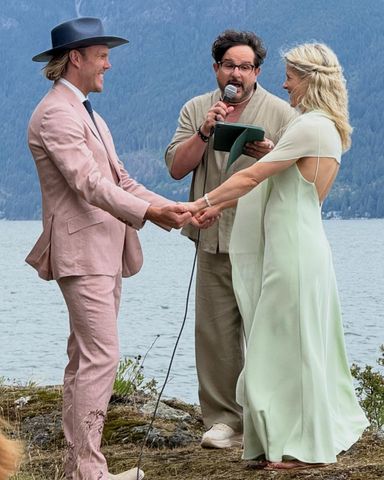 Riley Howlett marries Emily Bett RickardsCredit: Jarett Wieselman/Instagram