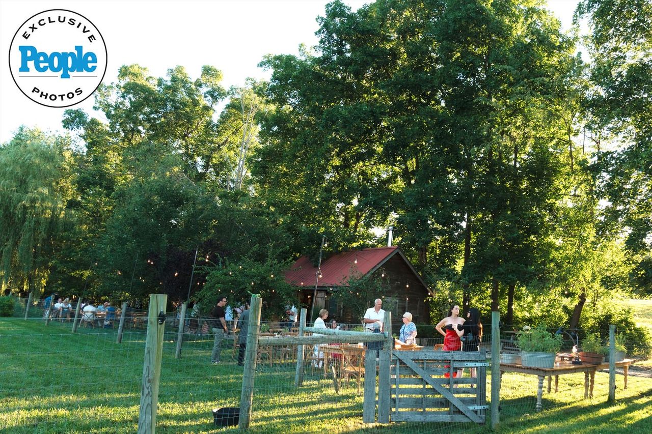 Jessica Vosk and David Godar’s wedding weekend welcome dinner at June FarmsCredit: Laurel Hinton