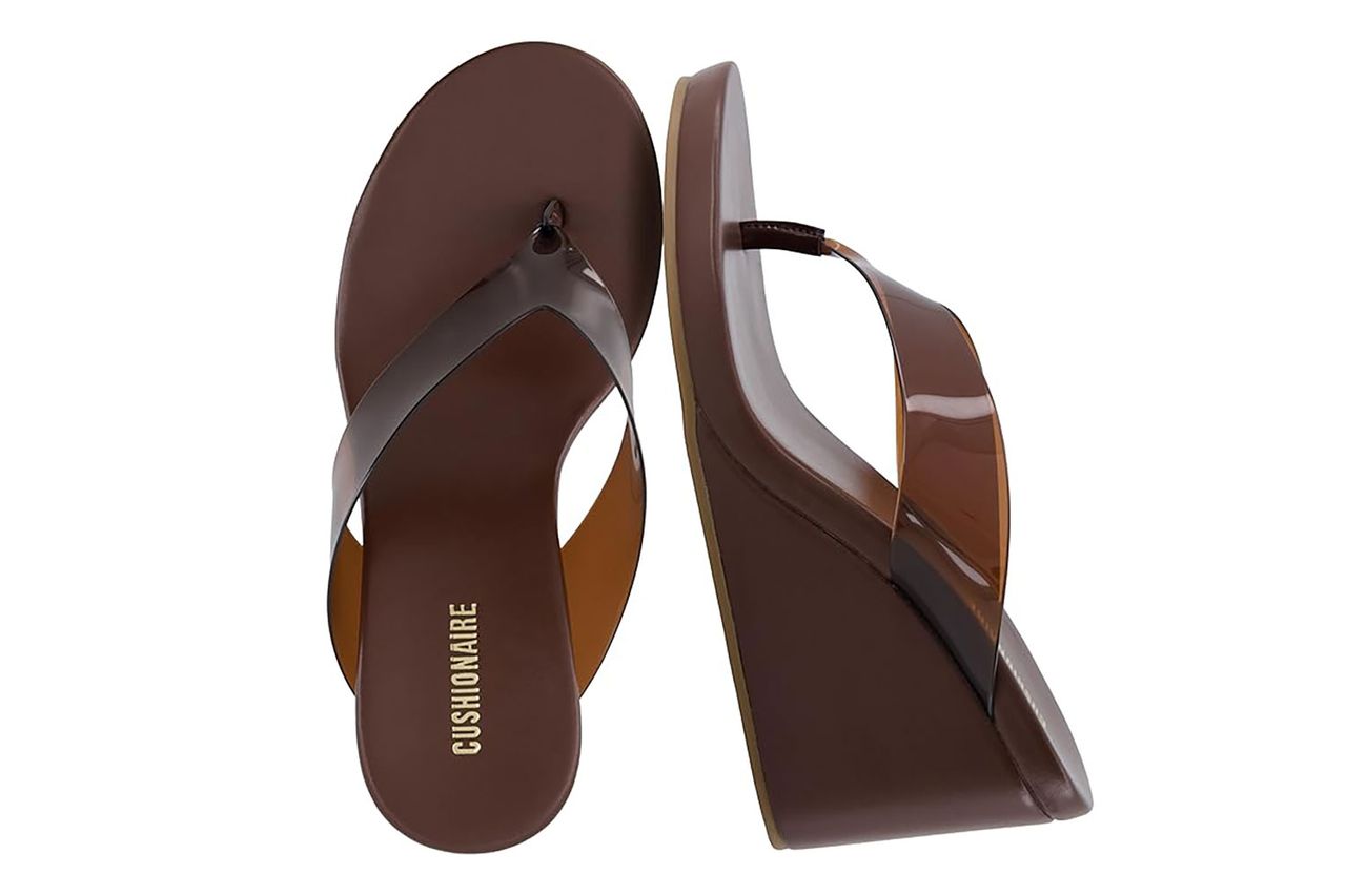 CUSHIONAIRE Bera Platform Thong Womens Sandals, Stylish Wedge Flip Flops for Women with Contoured Credit: Amazon