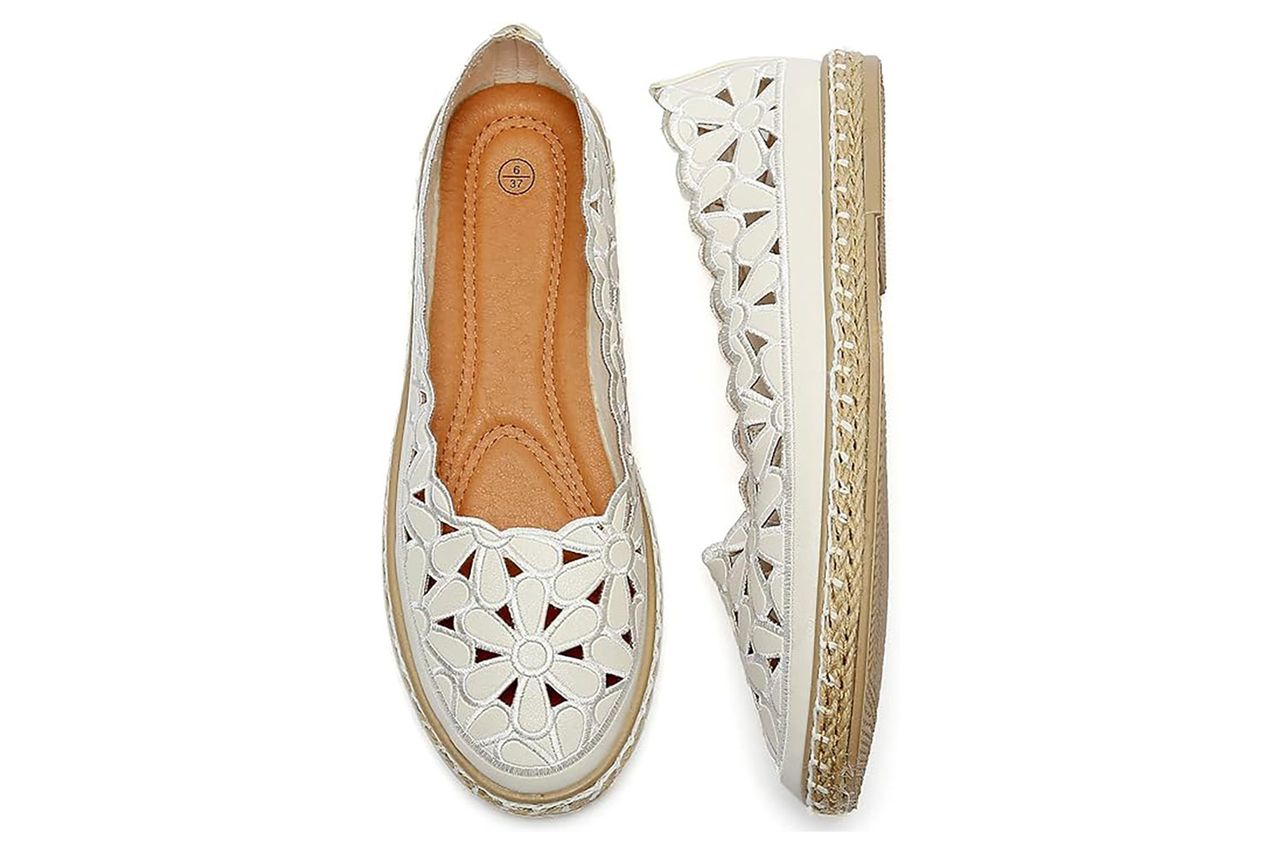 HEAWISH Women’s Ballet Flat Daisy Round Toe Dress Shoes Casual Slip On Rope Loafer Credit: Amazon