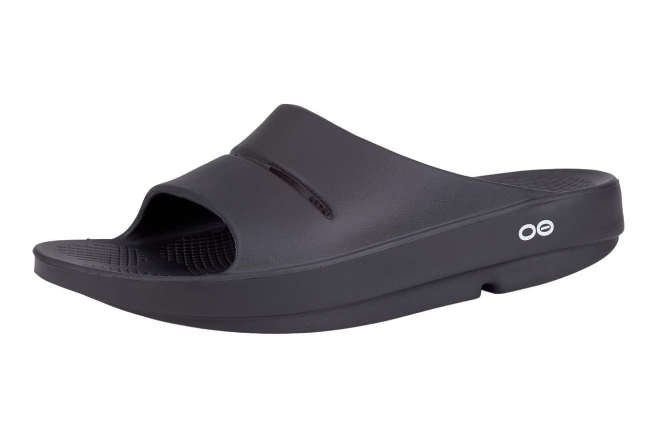 OOFOS OOahh Recovery Slide Credit: Amazon