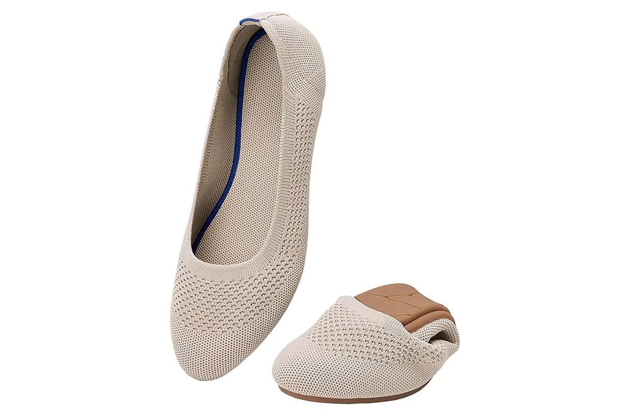 poemlady Women’s Ballet Flat Shoes Dress Shoes Knit Round Toe Slip On Ballerina Walking Flats Shoes for Woman Low Wedge Casual Credit: Amazon