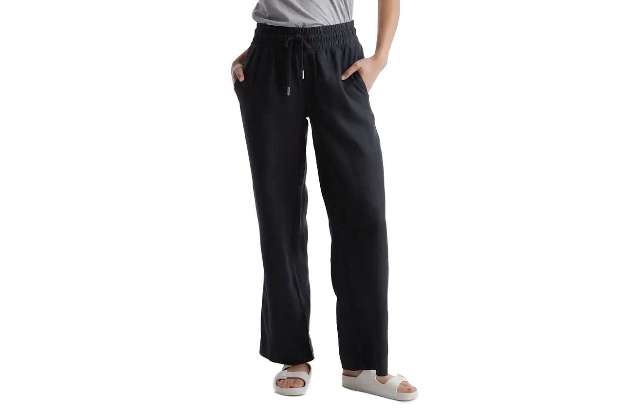 Quince 100 European Linen Wide Leg Pants Credit: Quince