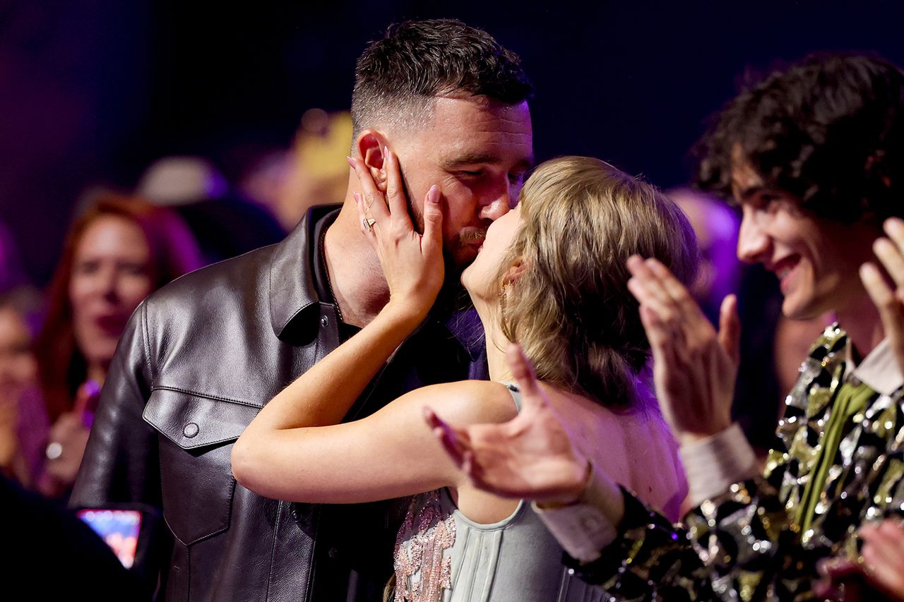 Travis Kelce and Taylor Swift at the 2026 iHeartRadio Music Awards held at Dolby Theatre on March 26, 2026 in Los Angeles Travis Kelce and Taylor Swift kiss at the iHeartRadio Music Awards on March 26.Credit: Christopher Polk/Billboard via Getty