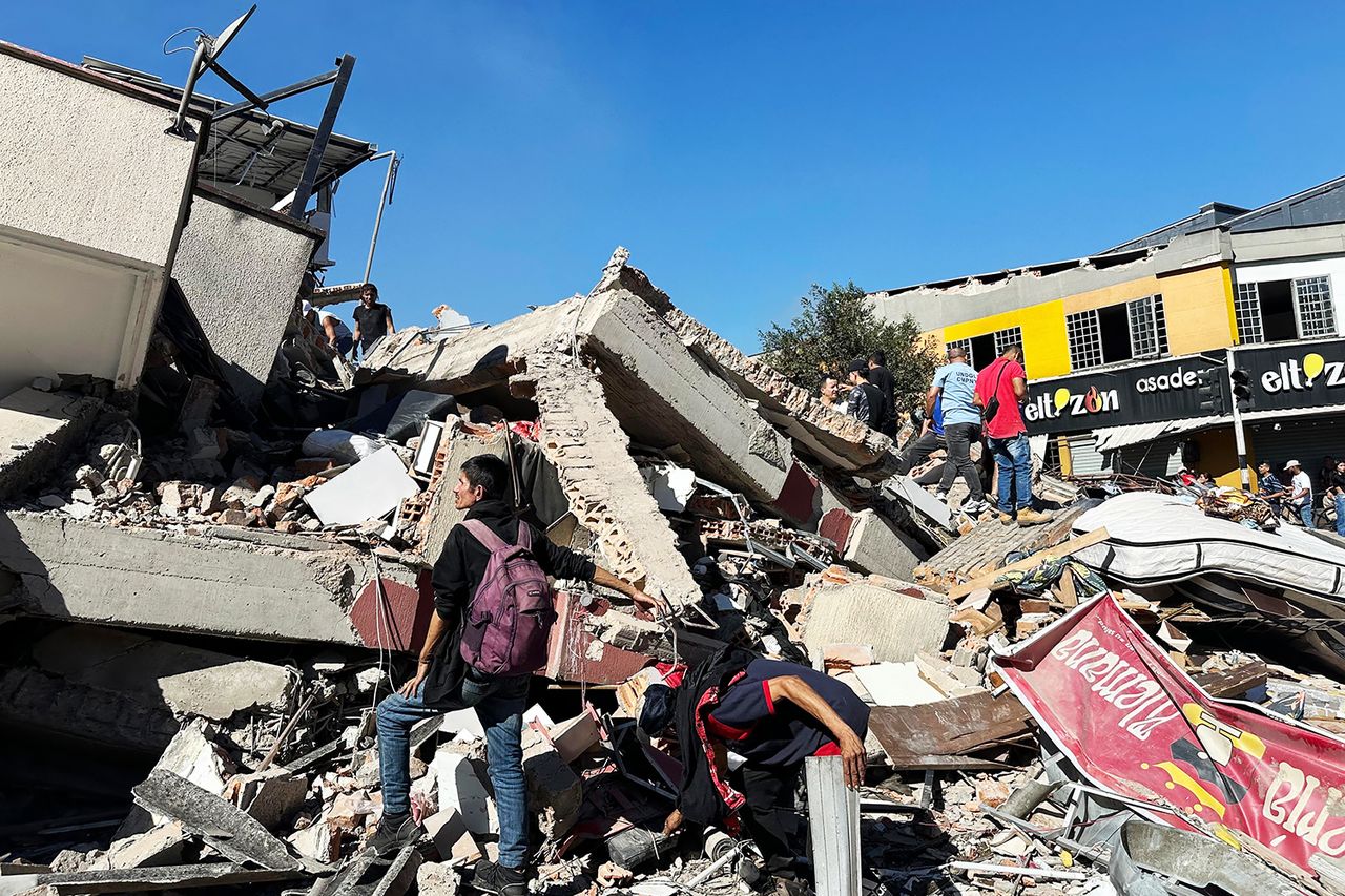 People gather in the streets after a powerful earthquake struck Colombia, killing at least 18 people and causing damage in Pereira, Colombia, on August 10, 2026 People gather in the streets of Pereira after a powerful earthquake struck Colombia on Aug. 10, 2026Credit: Alexis Munera/Anadolu via Getty