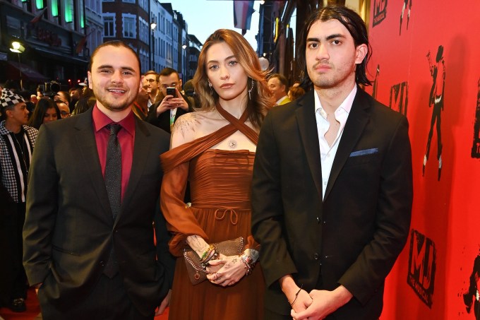 “MJ: The Musical” Arrivals