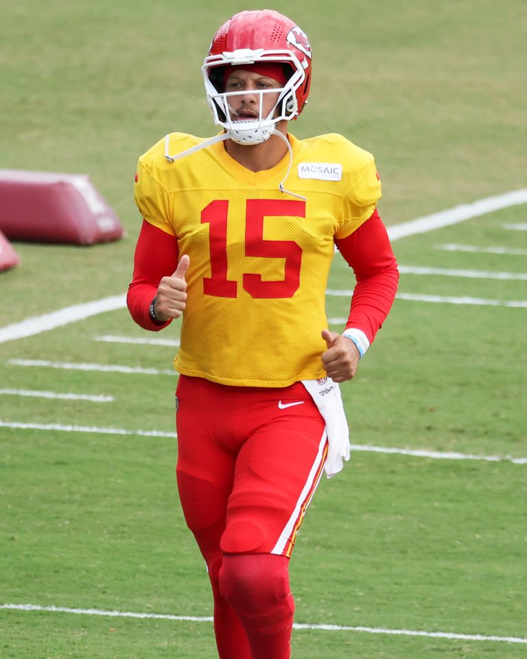 Patrick Mahomes #15 warms up during the Kansas City Chiefs training camp o Patrick Mahomes #15 warms up during the Kansas City Chiefs training camp at Missouri Western State University on Aug 11, 2026.Credit: Scott Winters/Icon Sportswire via Getty