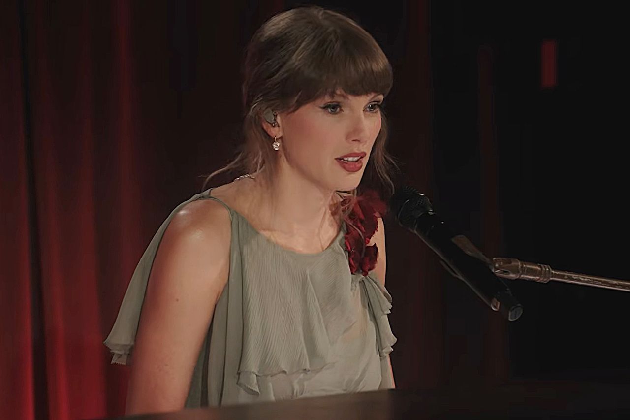 Taylor Swift performing at the Grammy MuseumCredit: Grammys/Grammy Museum/YouTube