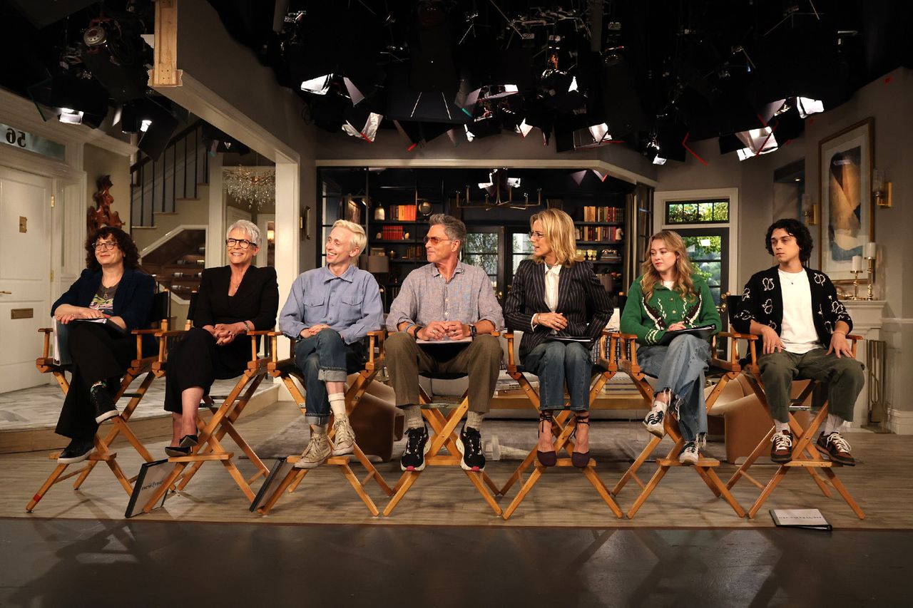 Newlyweds’ Gail Lerner, Jamie Lee Curtis, Bill O’Neill, Tim Daly, Tea Leoni, Emma Meisel, and Ignacio Diaz-Silverio at the Universal Studios Lot on Monday, August 10, 2026Credit: Todd Williamson/NBCUniversal via Getty