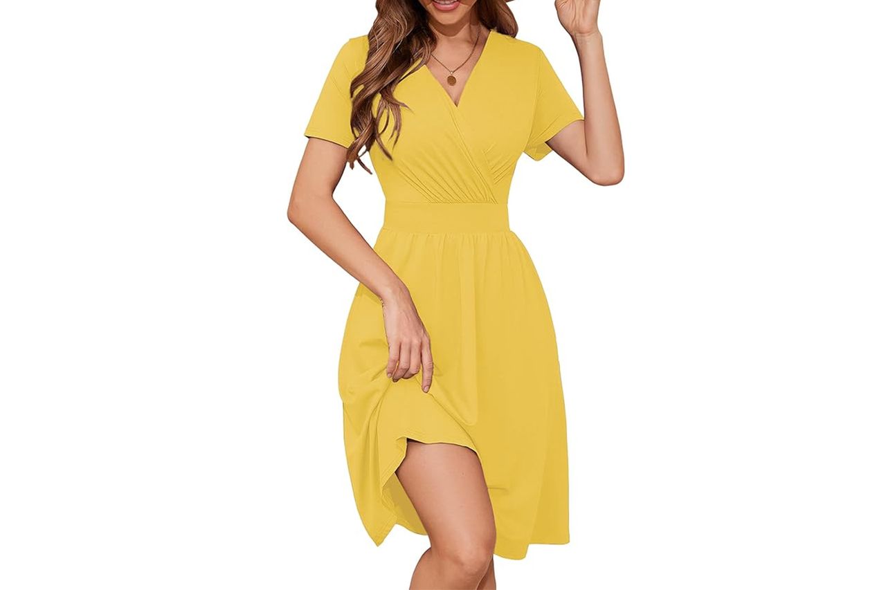 Heymoments Womens Summer Short Sleeve Casual Dresses V-Neck Beach Dress Credit: Amazon